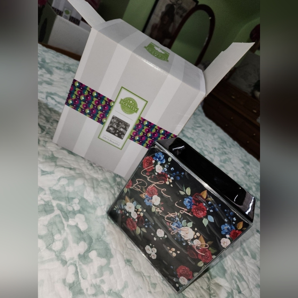Life is Beautiful Scentsy Warmer